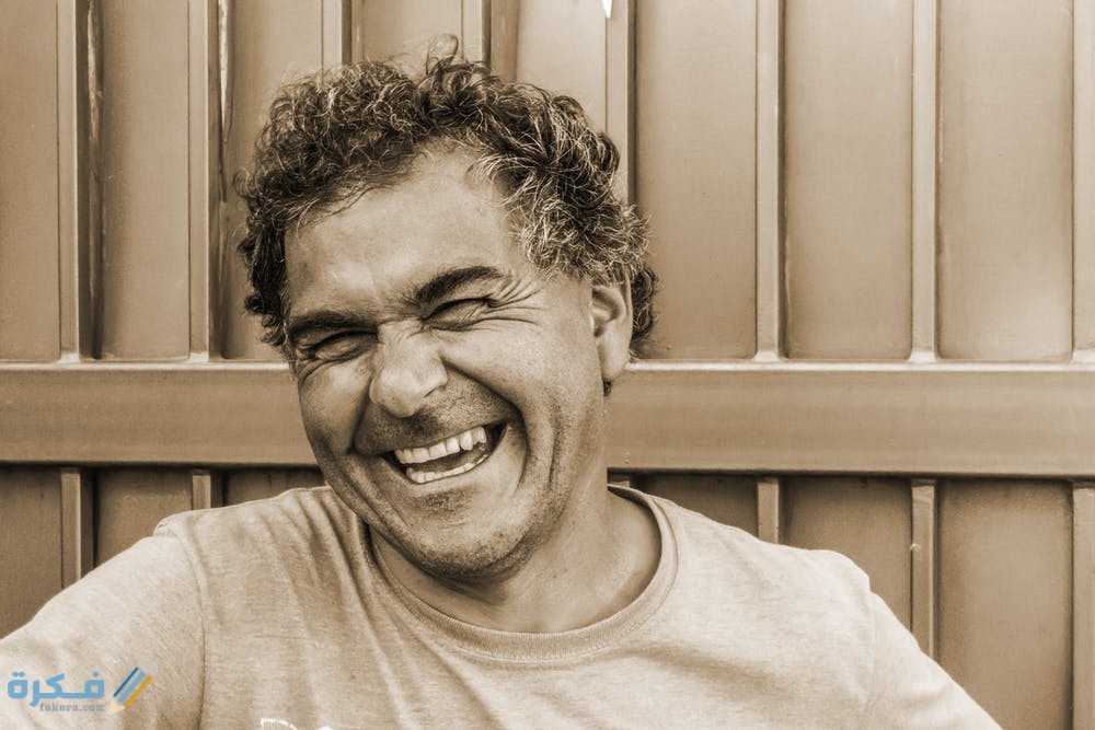 smile man worker vertical 160914