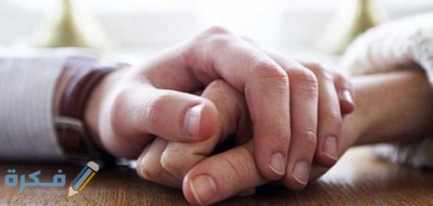 علامات تدل على حب الزوج لزوجته