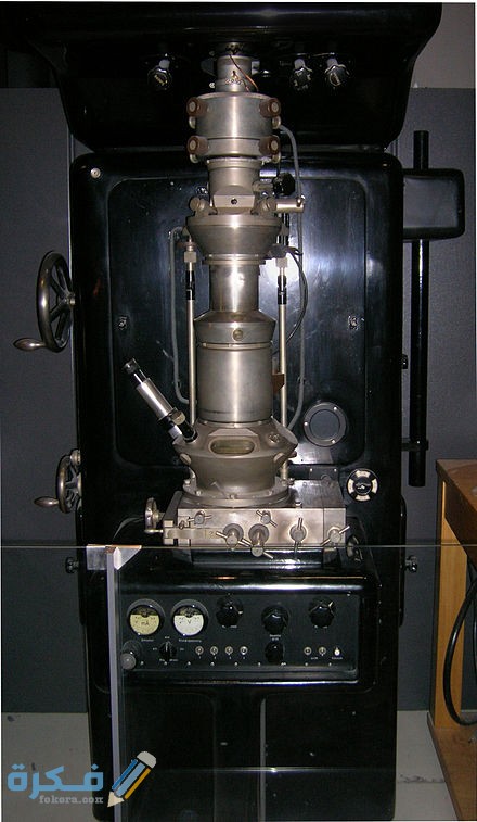 من هو مخترع المجهر الالكتروني عام 1939 م ؟ ليو زيلارد 5 440px Ernst Ruska Electron Microscope Deutsches Museum Munich edit