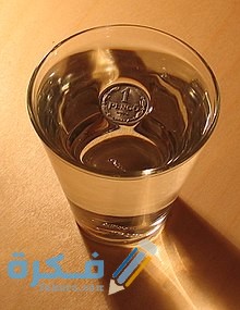 المركبات التي تعمل على خفض التوتر السطحي للماء تسمى