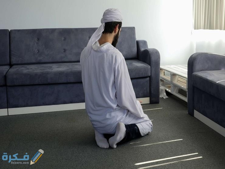 حكم صلاة الرجل في البيت بعذر أو بغير عذر وحكم صلاة النافلة