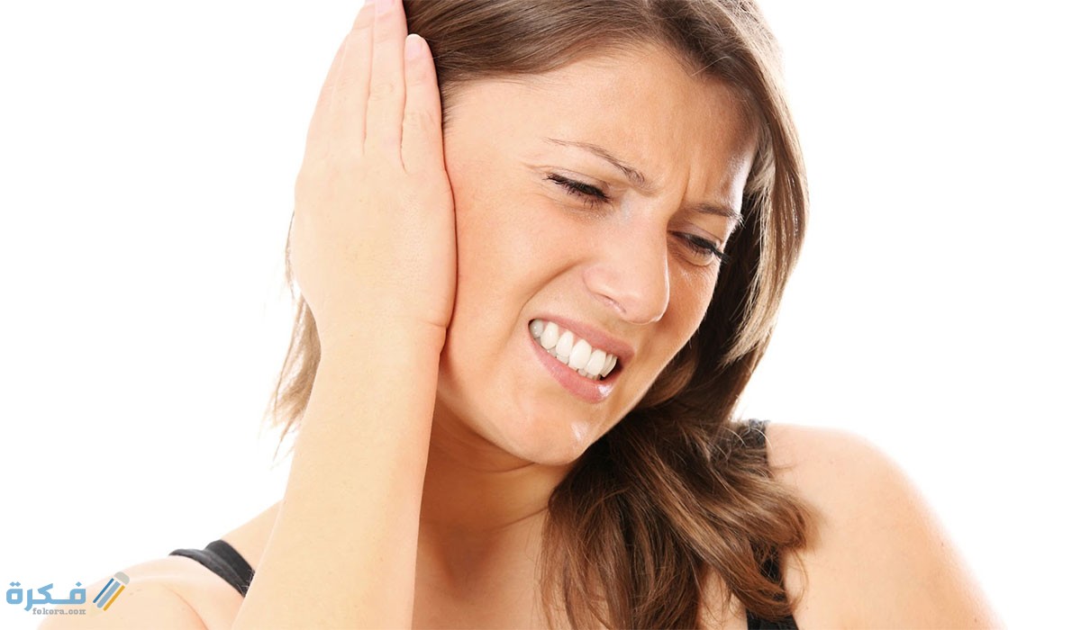 أسباب طنين الأذن عند النوم وطرق علاجه