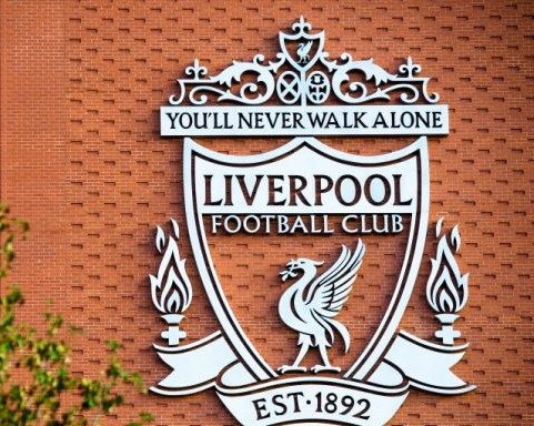 كم عدد بطولات ليفربول