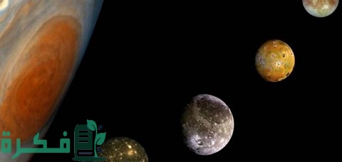كم عدد اقمار المشتري