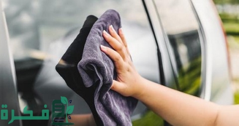 افضل 5 طرق تنظيف زجاج السيارة 4 تنظيف زجاج السيارة