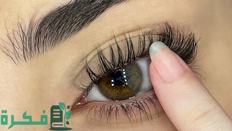 كيفية إزالة العدسات اللاصقة من العين