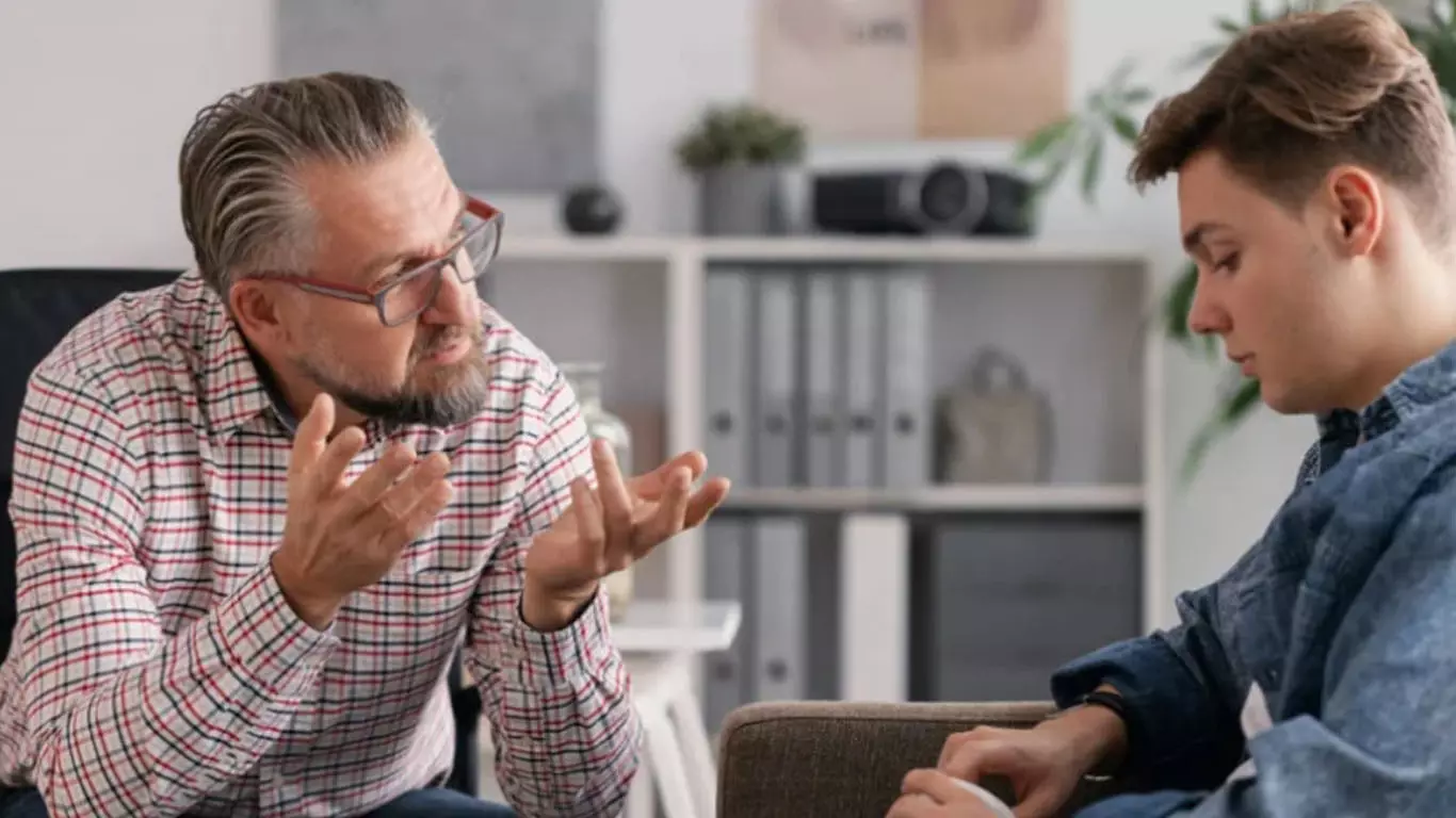 خصائص مرحلة المراهقة