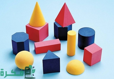 كم عدد الأوجه والأحرف والرؤوس للمجسمات