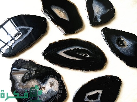 ما هي فائدة الحجر الأسود