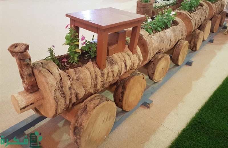 صناعة الخشب المضغوط من سعف النخيل