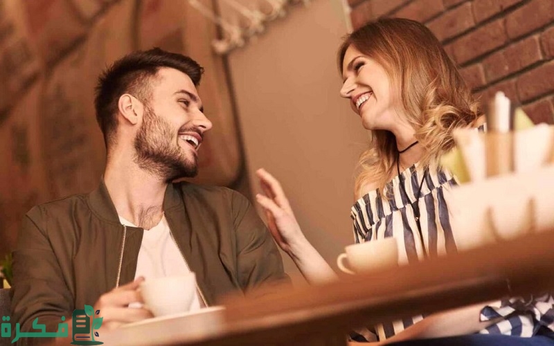 علامات كثيرة تدل على حب الزوج لزوجته