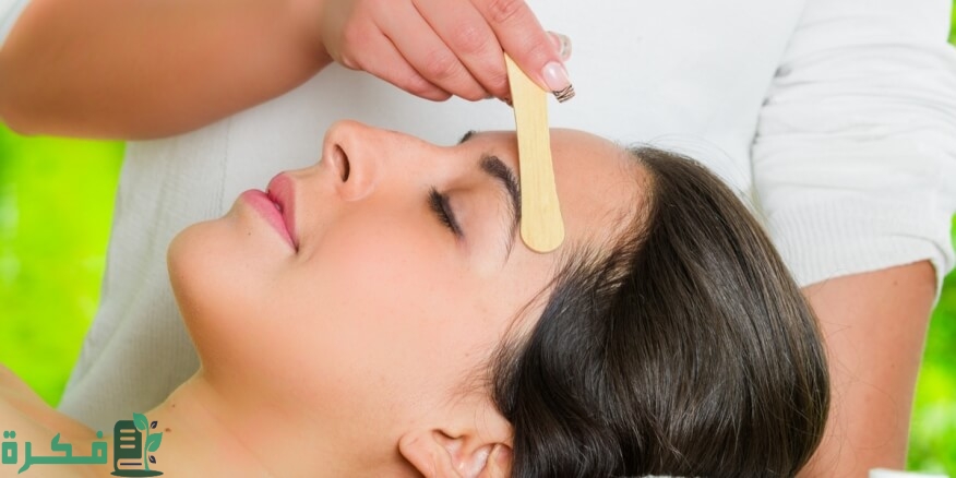 هل إزالة الشعر بالشمع يسبب التجاعيد