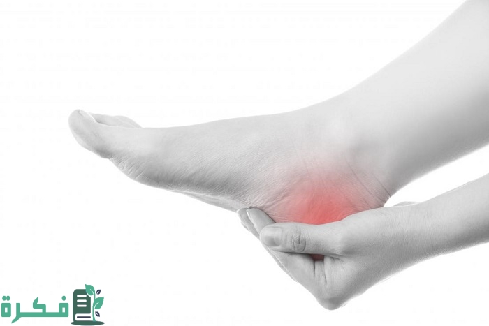  أفضل 5 أنواع مرهم لألم كعب القدم