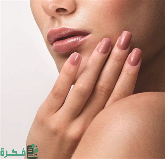 ألوان مناكير مناسبة للبشرة الحنطية