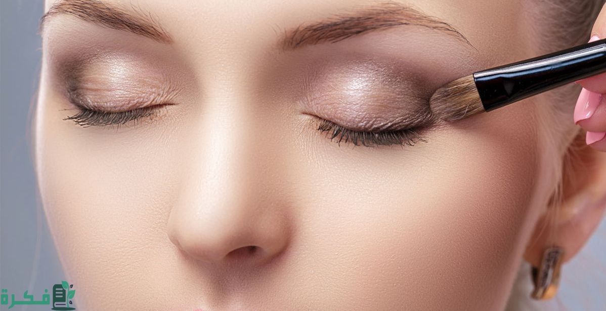 طريقة رسم العين بالآيشادو