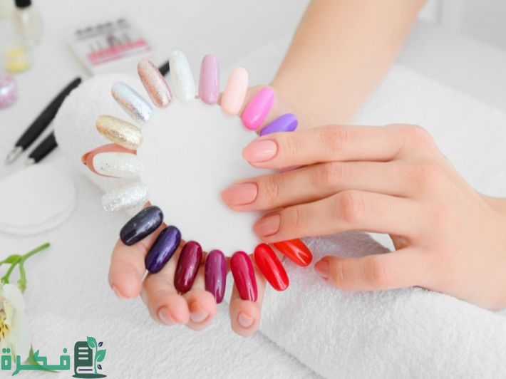 4+ أسرار اختيار لون المناكير المناسب للملابس 4 أسرار اختيار لون المناكير المناسب للملابس