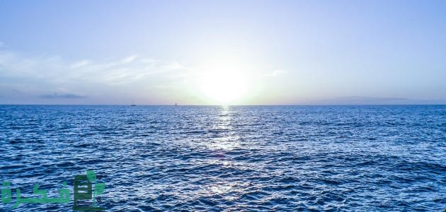 الفرق بين البحار والبحيرات