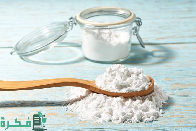 طريقة استخدام الشبة البودرة لإزالة العرق