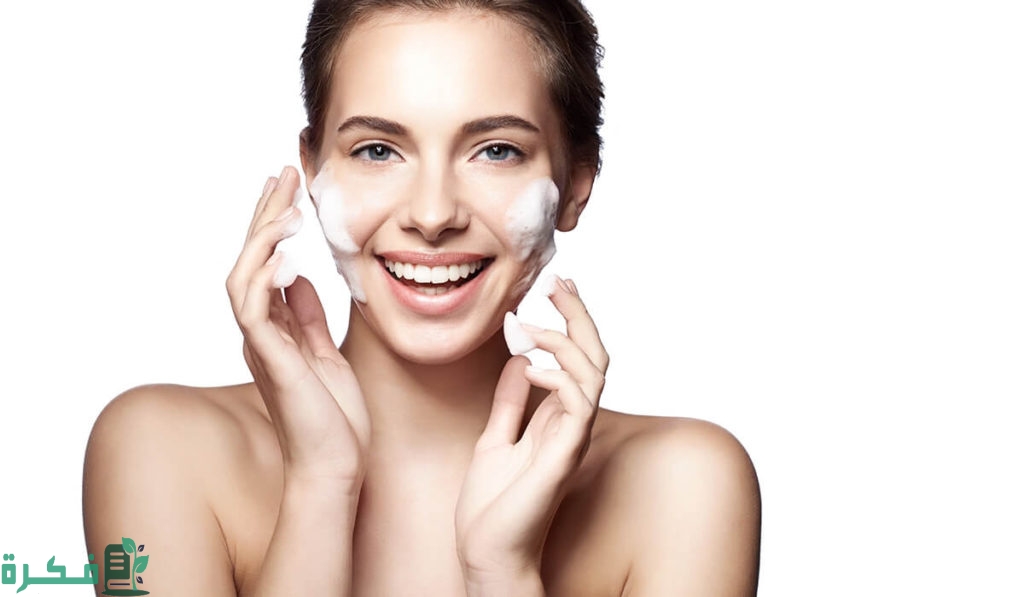 كيفية تنظيف البشرة الحساسة في المنزل
