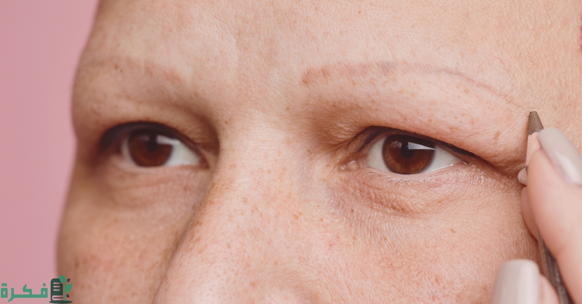 هل جل الحواجب يسبب التساقط