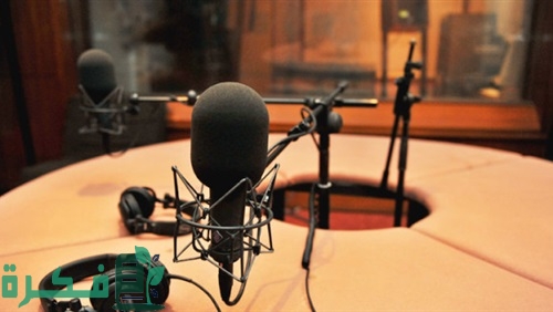 اذاعة مدرسية على شكل حوار؛ مع مقدمة وخاتمة 2 اذاعة مدرسية على شكل حوار