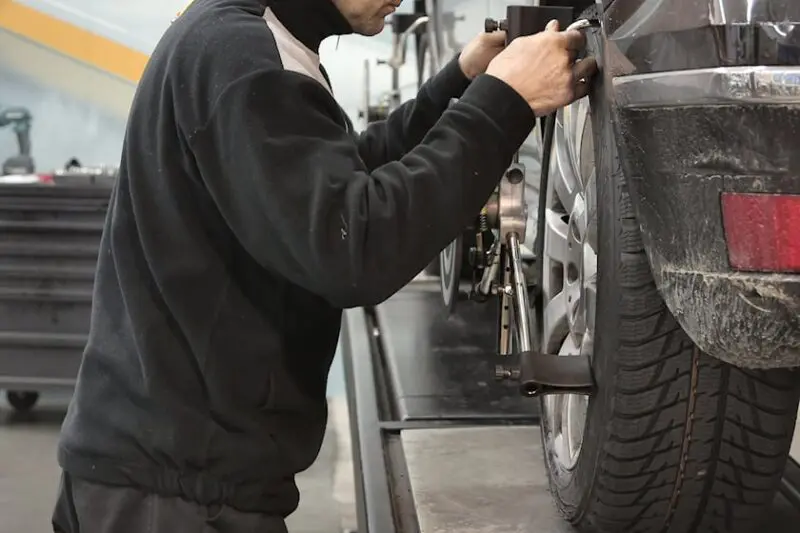 اسباب انحراف السيارة عند الضغط على الفرامل