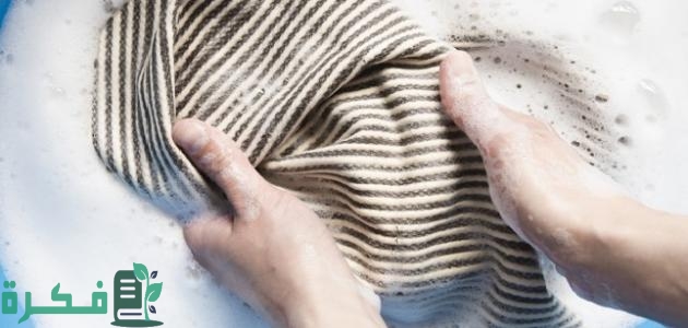 شرح خطوات إزالة بقع دم الحيض من الملابس 4 كيفية إزالة بقع دم الحيض من الملابس