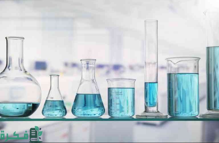 هل تتمتع المحاليل الحمضية بملمس زلق كملمس الصابون