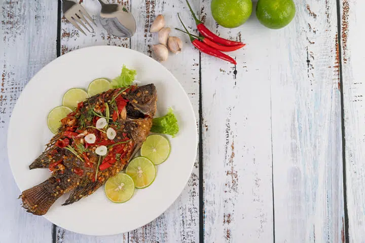 تفسير حلم أكل السمك الميت في المنام 1