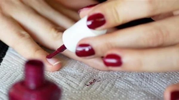 هل المناكير يبطل الغسل من الدورة الشهرية