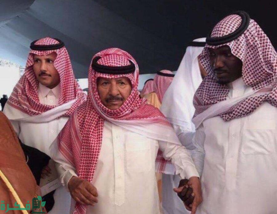 هل الشاعر خلف بن هذال على قيد الحياة