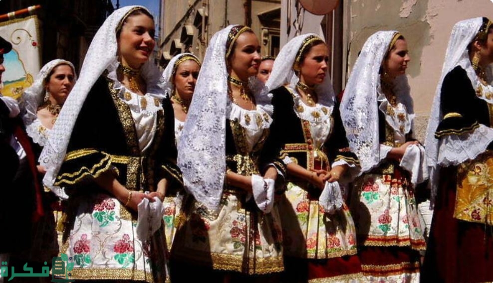 لبس إيطاليا التقليدي بالصور