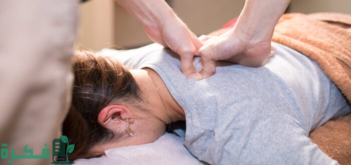 ما سبب طقطقة العظام عند النساء