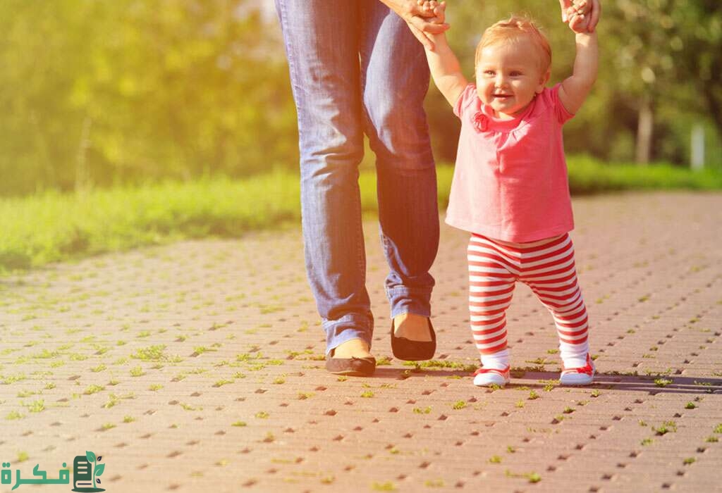 طريقة تخلي الطفل يمشي بسرعة