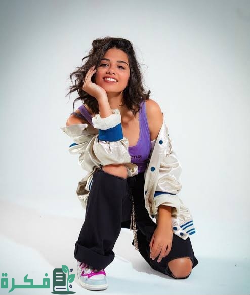 ما هي ديانة كارولين مارلين؟