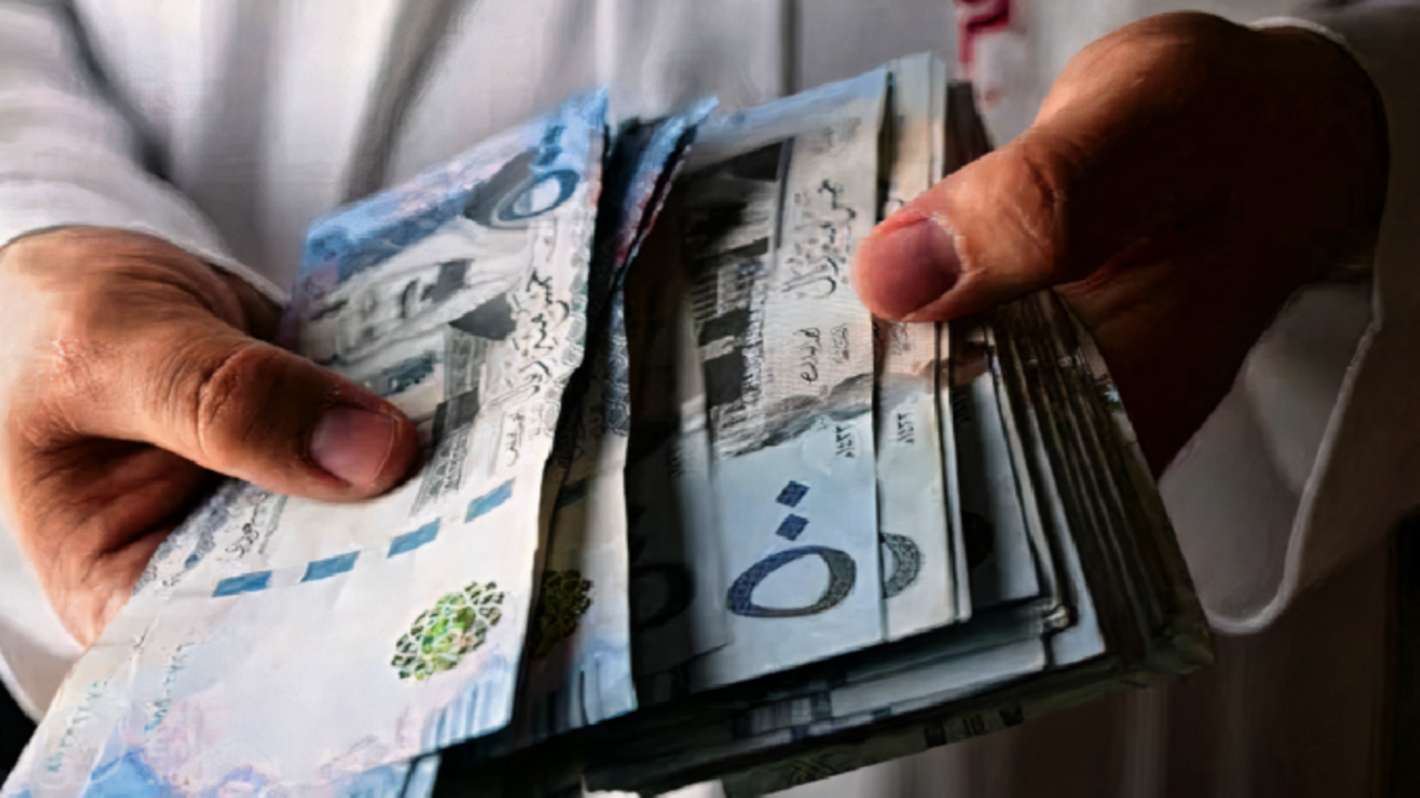 "المالية السعودية" تعلن عن تبكير موعد صرف رواتب الموظفين وصرف 4 رواتب لمستحقيها للمرة الثانية خلال أكتوبر 5 مفاجأة سارة.. وزارة المالية السعودية تعلن عن تبكير موعد صرف رواتب الموظفين وصرف 4 رواتب لمستحقيها للمرة الثانية خلال أكتوبر