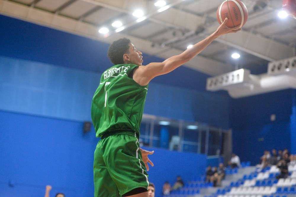 أخضر السلة تحت 16 عاماً يتألق ويحجز مقعده في كأس آسيا - إنجاز تاريخي للرياضة السعودية!