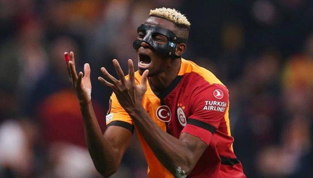 أوسيمين وغلطة سراي: قصة حب رياضية تتحدى المال وتثير الجدل في السعودية