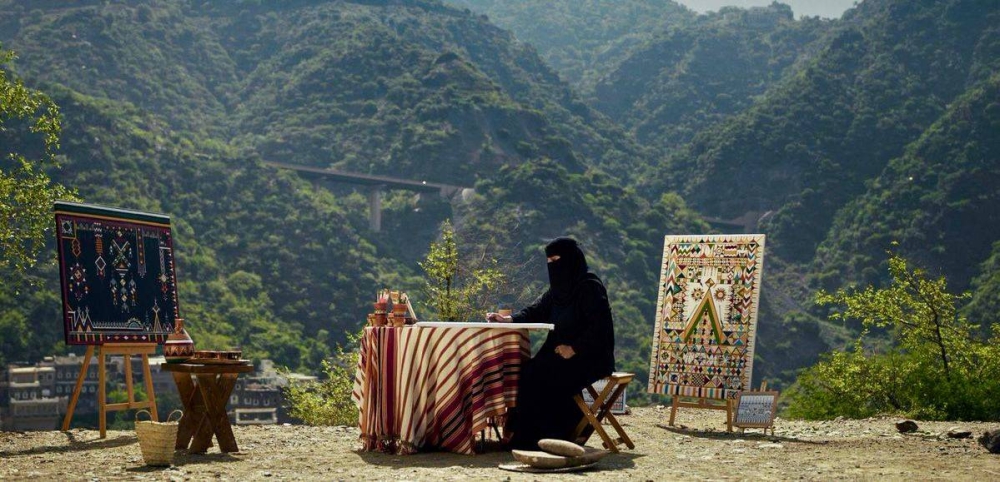 إحياء فن «القط العسيري» عبر برنامج ثقافي جديد في السعودية 4 إحياء فن «القط العسيري» عبر برنامج ثقافي جديد في السعودية