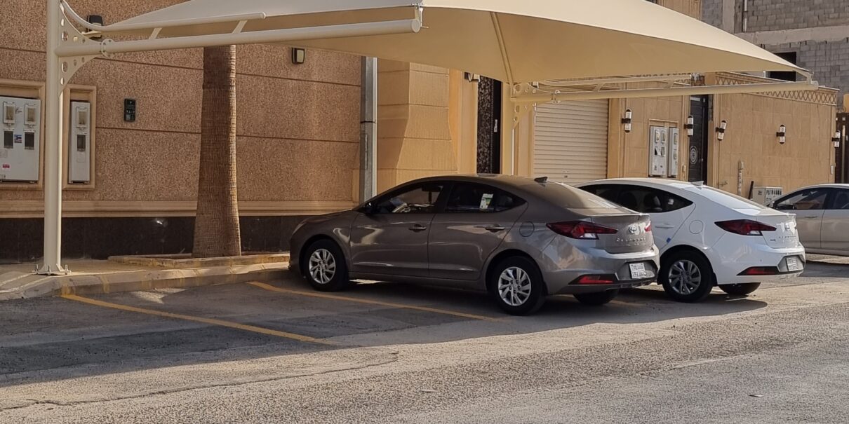 اشتراطات فنية وتنظيمية جديدة لتركيب مظلات السيارات داخل الملكية في السعودية