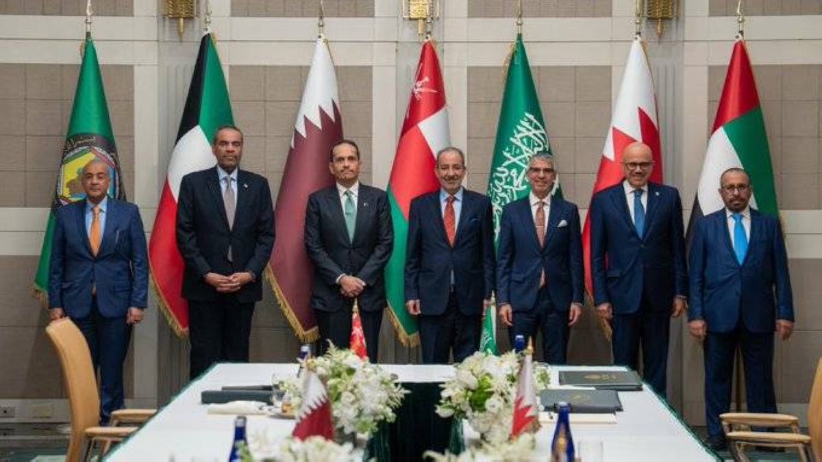 السفير الواصل يمثل وزير الخارجية في اجتماع التنسيقي الخليجي