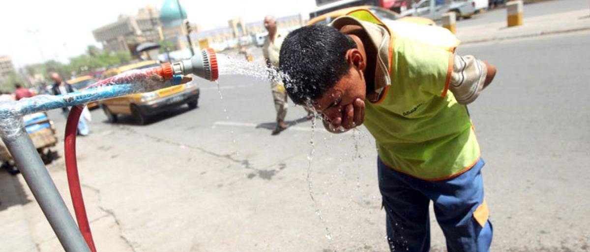 العراق يوقف الدوام في 7 محافظات بسبب ارتفاع درجات الحرارة إلى 52 مئوية