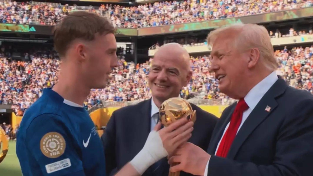 بالمر يحصل على جائزة أفضل لاعب من الرئيس الأمريكي ورئيس الفيفا 5 بالمر يحصل على جائزة أفضل لاعب من الرئيس الأمريكي ورئيس الفيفا