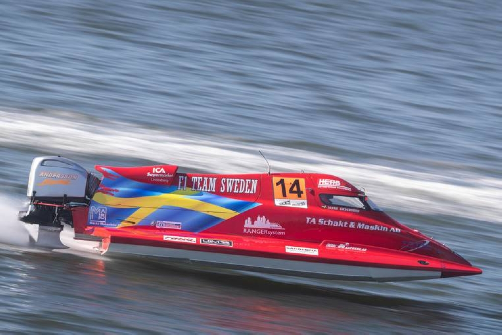 جدة تستضيف الجولة الرابعة من بطولة العالم لسباقات الزوارق السريعة: إثارة ومنافسة على شواطئ البحر الأحمر!