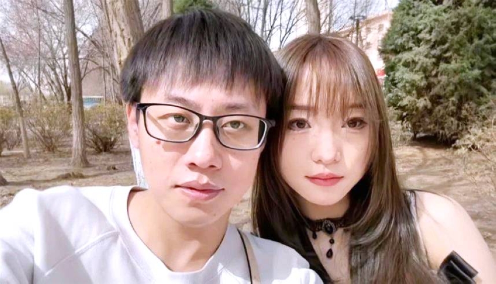 حب ينتهي بخذلان قاسٍ بعد أن أصابها بالشلل وتركها 4 حب ينتهي بخذلان قاسٍ بعد أن أصابها بالشلل وتركها