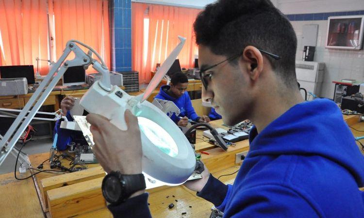 رابط التقديم في مدارس المتفوقين STEM وشرح مبسط للفئات المسموح لها بالاختبارات