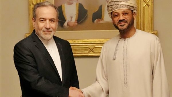 إيران وسلطنة عُمان تؤكدان استمرار التنسيق ومتابعة المستجدات الإقليمية