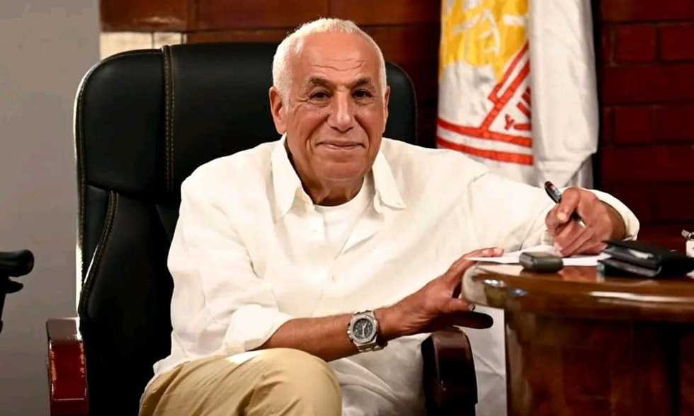 الزمالك يعلن خضوع حسين لبيب لعملية جراحية