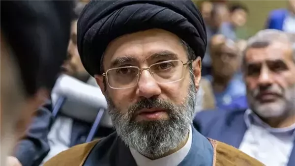 دور حوزة "قم" في قرار التفاوض.. هل نسي مجتبى خامنئي فاجعة أبيه؟