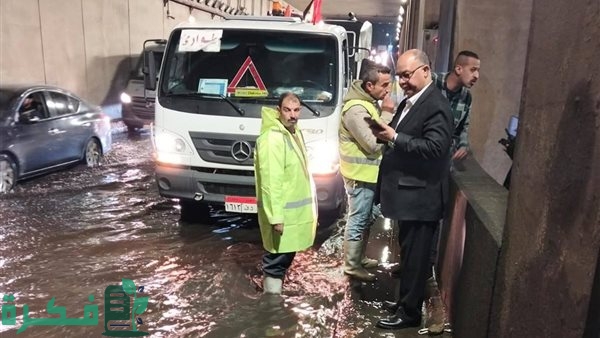 سكرتير عام الجيزة يتفقد جهود التعامل مع مياه الأمطار